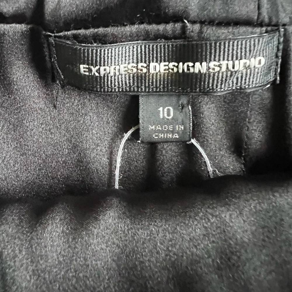Express Elegant Black Midi Dress with Ruffle Detail - Picture 7 of 8